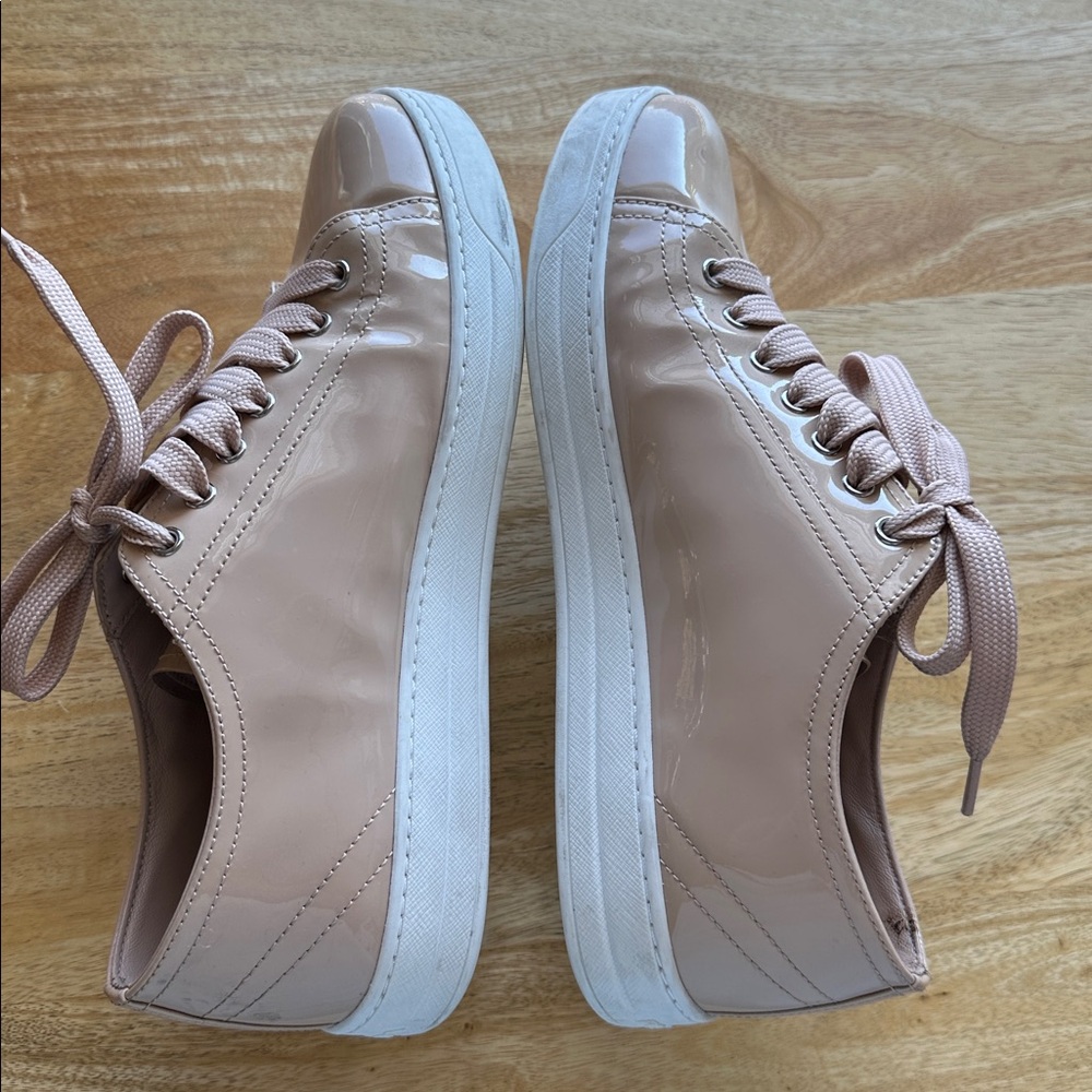 Prada ๐ฎ๐น Beige Patent Sneakers - Size 38 - Picture 8 of 12